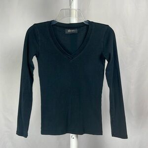 Black V-Neck T-Shirt Fitted Soft Knit Stretch Tee Long Sleeve Top Women’s XS